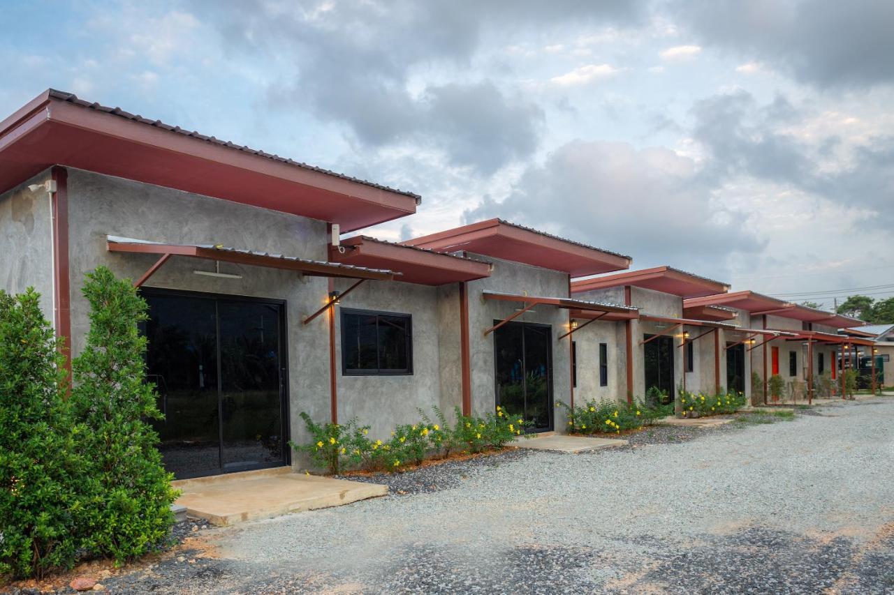 Malinee Resort Bang Tao Beach  Exterior photo
